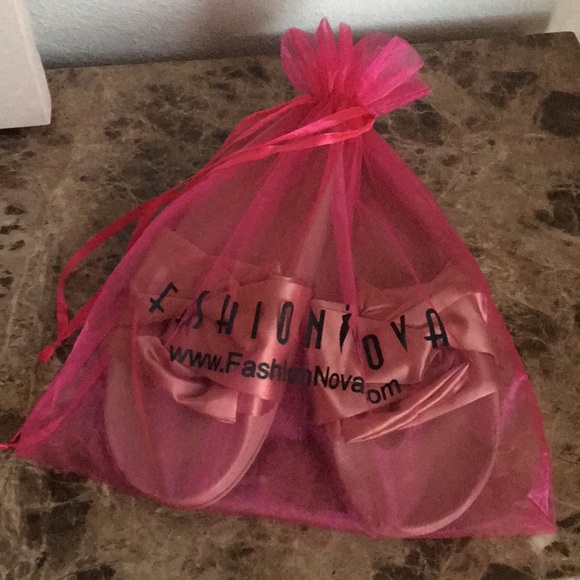 Rose Gold Slides by Soda Size 10 - Picture 5 of 5